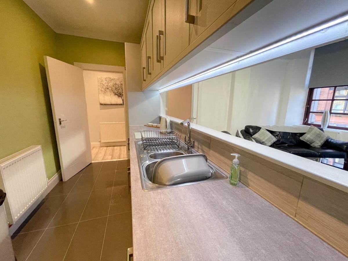 Recently Refurbished Two Bedroom Apartment, Central Location! Glasgow Eksteriør billede